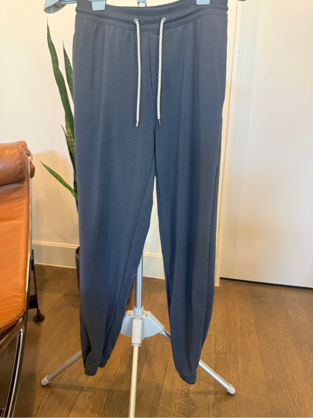 Vuori Navy Blue Drawstring Joggers with Contrast Cord